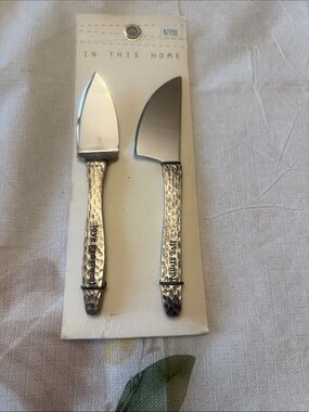Demdaco Hammered Stainless Cheese Knives - Silver (Set of 2)